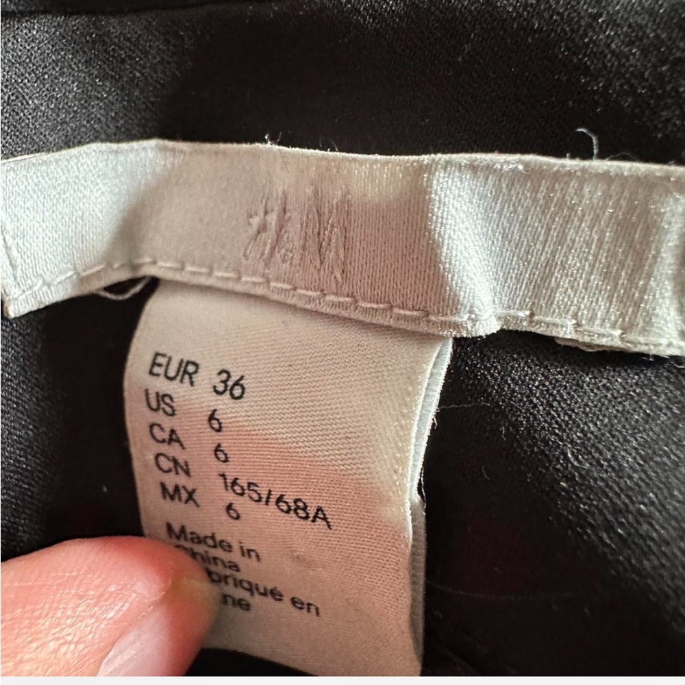 H&M Black Mini Skirt - Picture 3 of 3